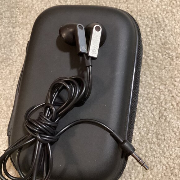 Microsoft Zune 1376 Black Portable 120 GB 3.2'' LCD Display Video MP3 Player - Picture 4 of 8